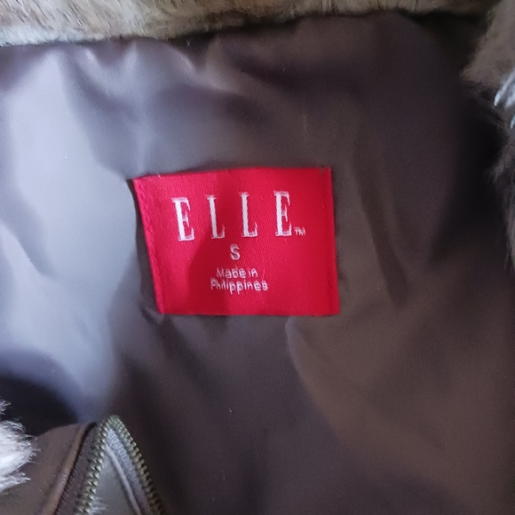 ELLE - Picture 2 of 4